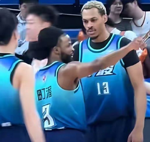 诋毁王治郅，逼姚明退役，他凭一己之力让中国篮球倒退了二十年！